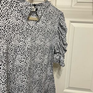 PerSeption Concept Black and White Ruched Sleeve Blouse